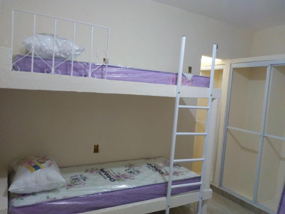 Vaga Compartilhada Cada E Cada Pessoa Uma Diaria Tem 4 Quartos P 4 Pessoas Cada Um Paga Uma Diaria Bed & Breakfast Salvador Exterior photo